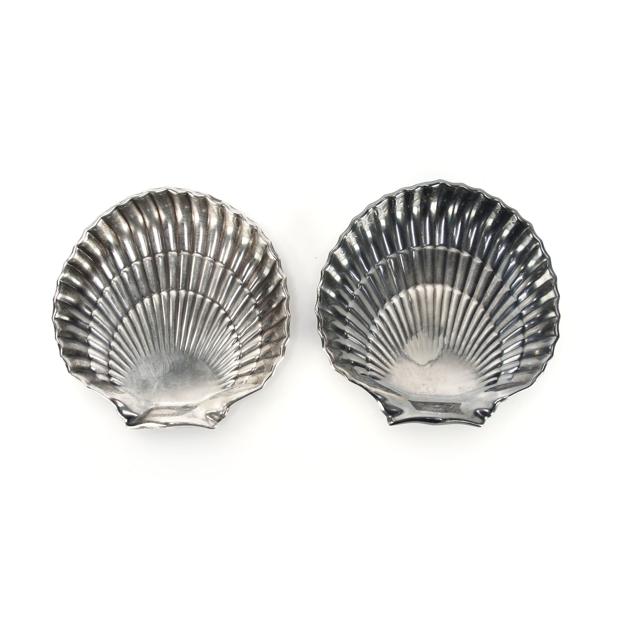 index_0000_Gorham Sterling Silver 6_ Clam Shell Figural Tray Dish w_ Ball Feet Set of 2 5.jpg