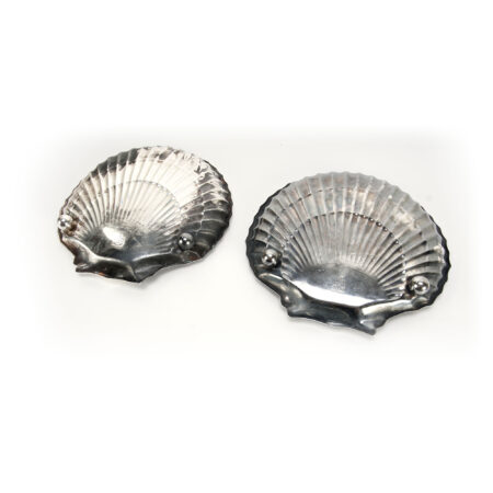 index_0003_Gorham Sterling Silver 6_ Clam Shell Figural Tray Dish w_ Ball Feet Set of 2 3.jpg