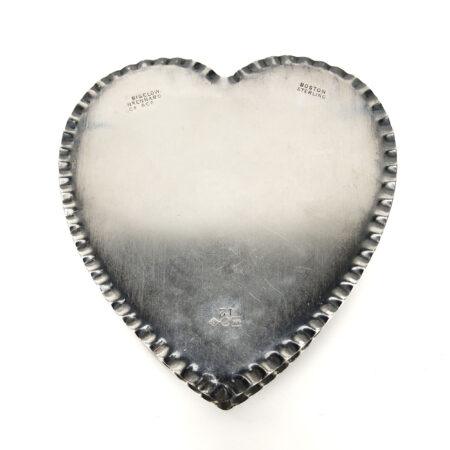 index_0004_Bigelow Kennard & Co. Sterling Heart Shaped Box 190 grams 4