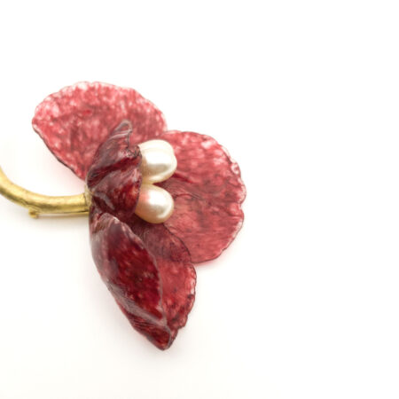 fabrice_flower_brooch_france_0001_20241127_133404.dng